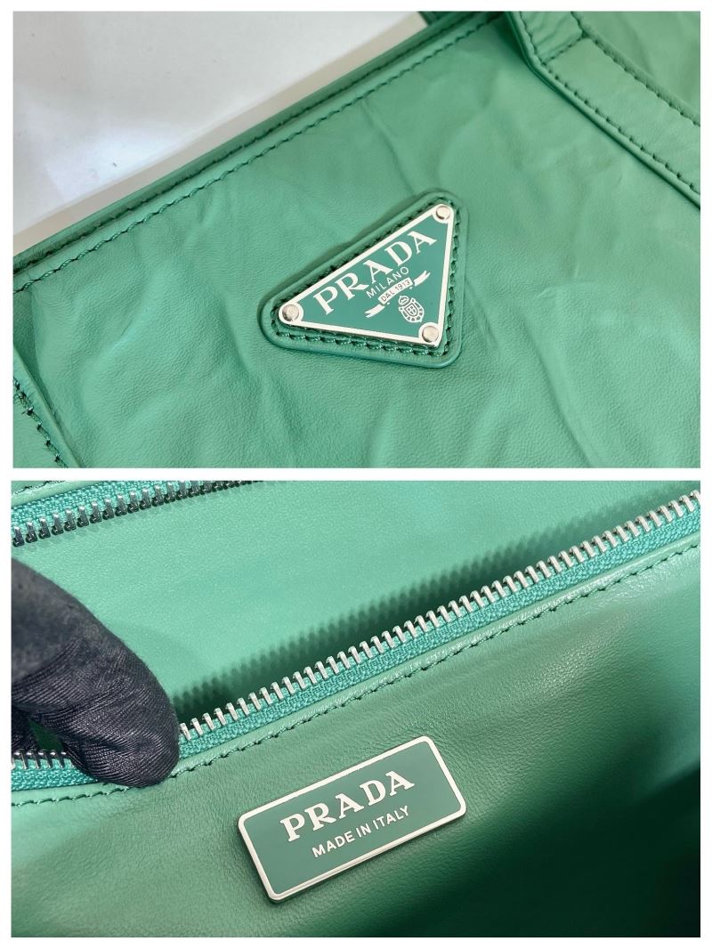 Pra*a tote bags